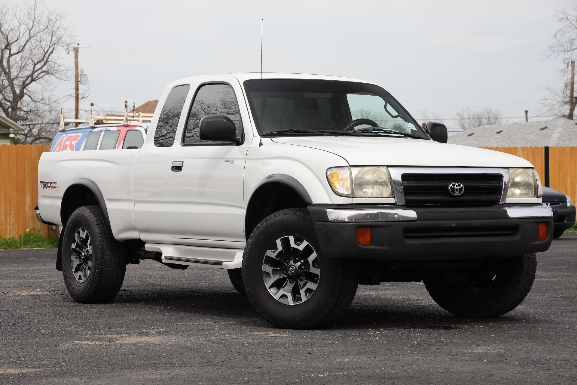 photo of 2000 TOYOTA TACOMA EXT CAB PICKUP 2-DR